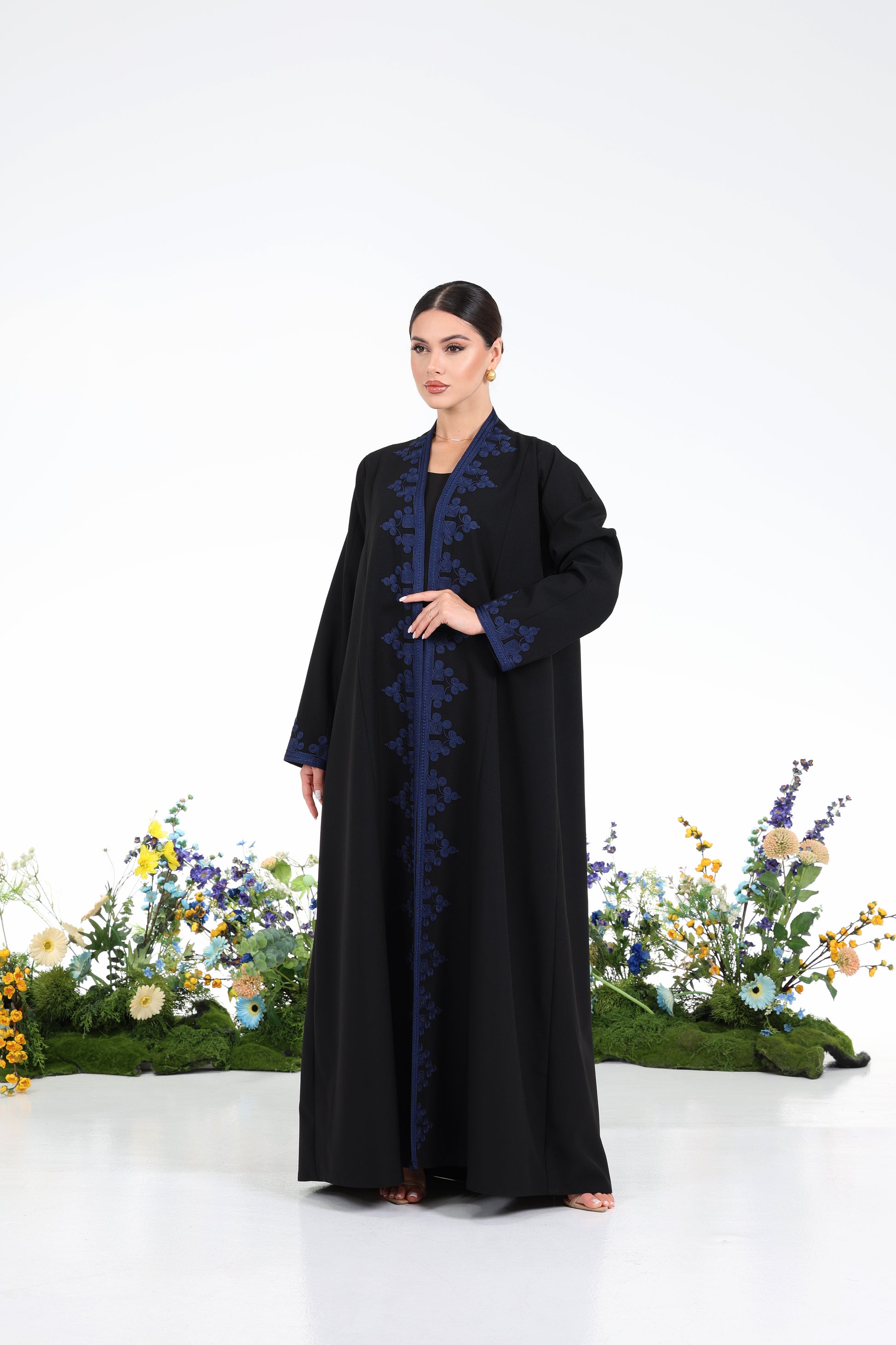 عباية نسائية سوداء راقية للارتداء اليومي والمناسبات
